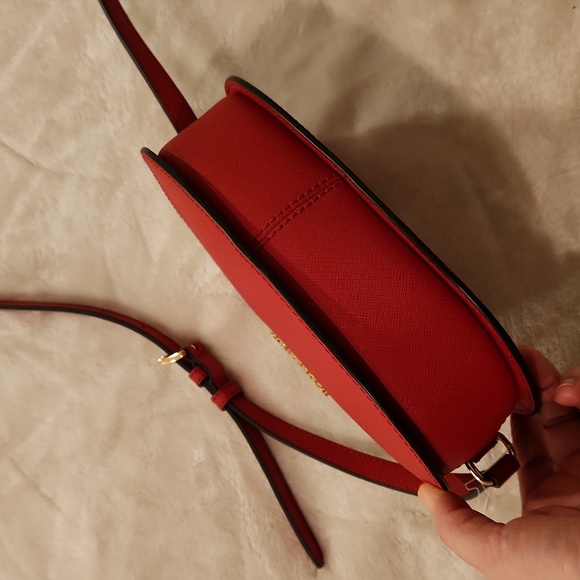 Michael Kors Jet Set Travel Crossbody in bright red - Picture 4 of 7